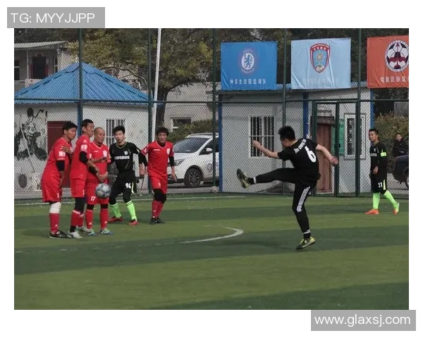 足球明星外号独狼的传奇人生与赛场风采揭秘