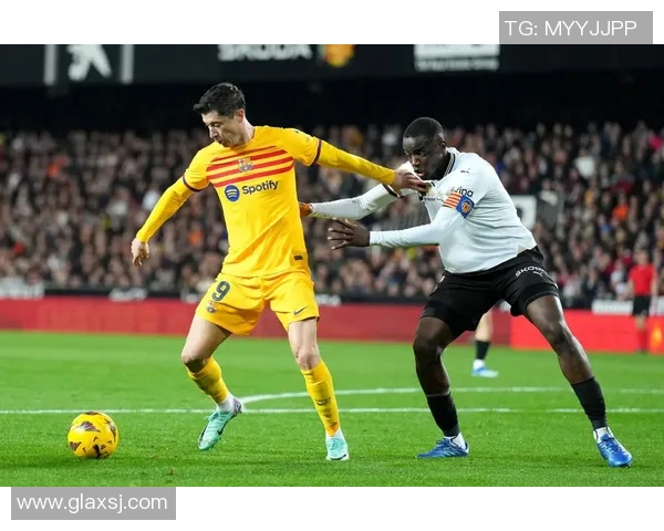 足球明星国家队球员的荣耀与挑战：他们如何塑造国家形象与足球未来