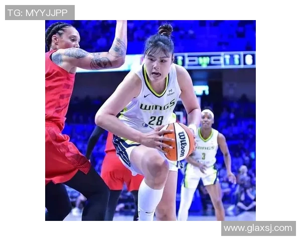WNBA银星对阵狂热的精彩较量展现女篮魅力与实力的巅峰对决